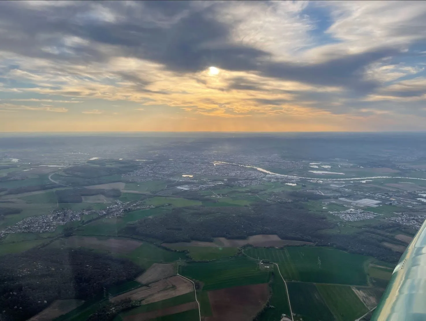 Thionville et la boucle de la Moselle vues du ciel